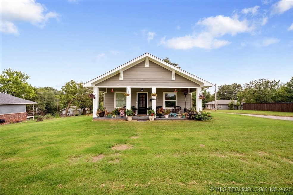 420 W 8th Ave, Bristow, OK 74010 - photo 1