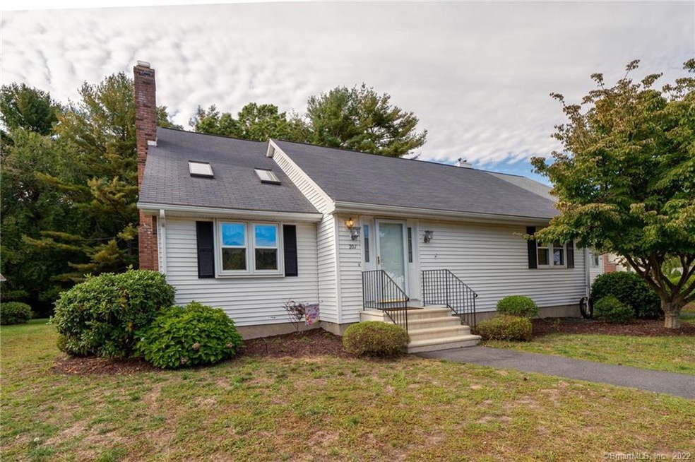 201 Oldefield Farms, Enfield, CT 06082 - photo 1