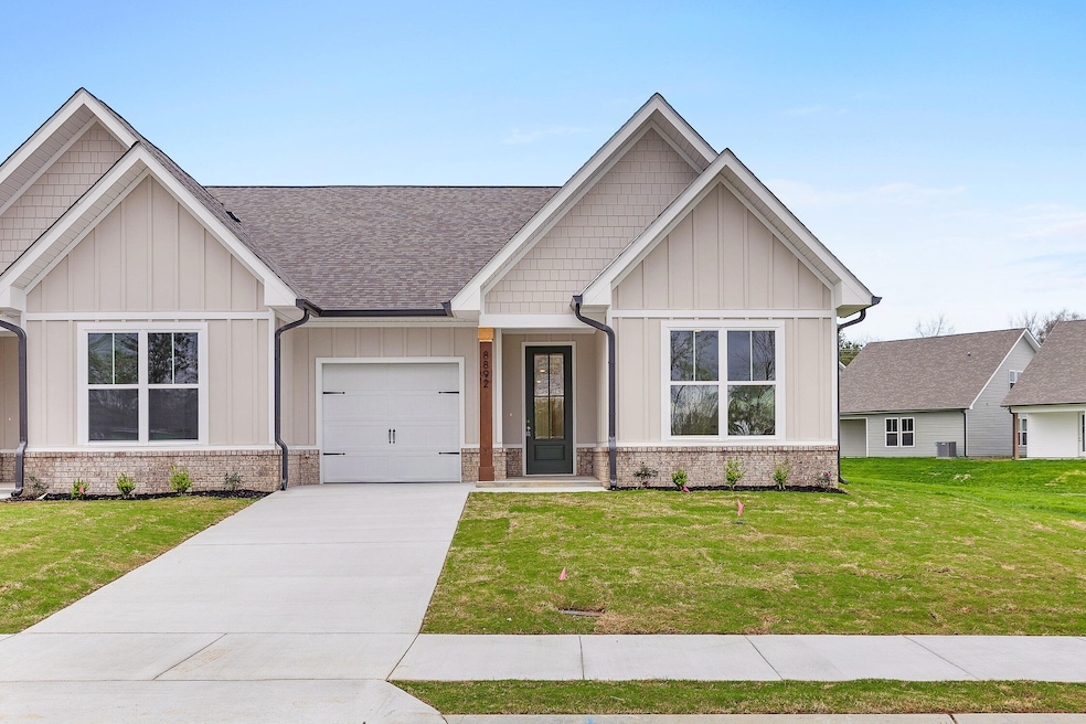 8760 James Creek Dr, Ooltewah, TN 37363 - photo 1