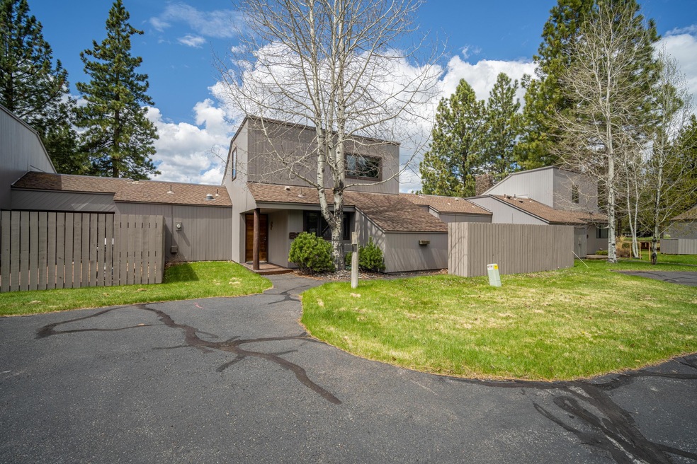 57262 Island Road-01