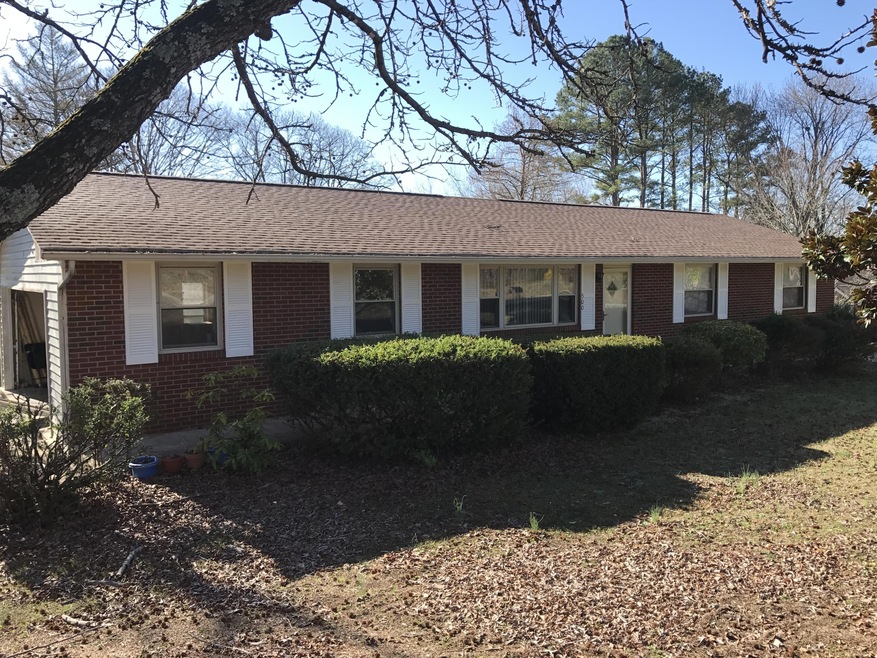 500 Highland View Dr, Knoxville, TN 37920 - photo 1