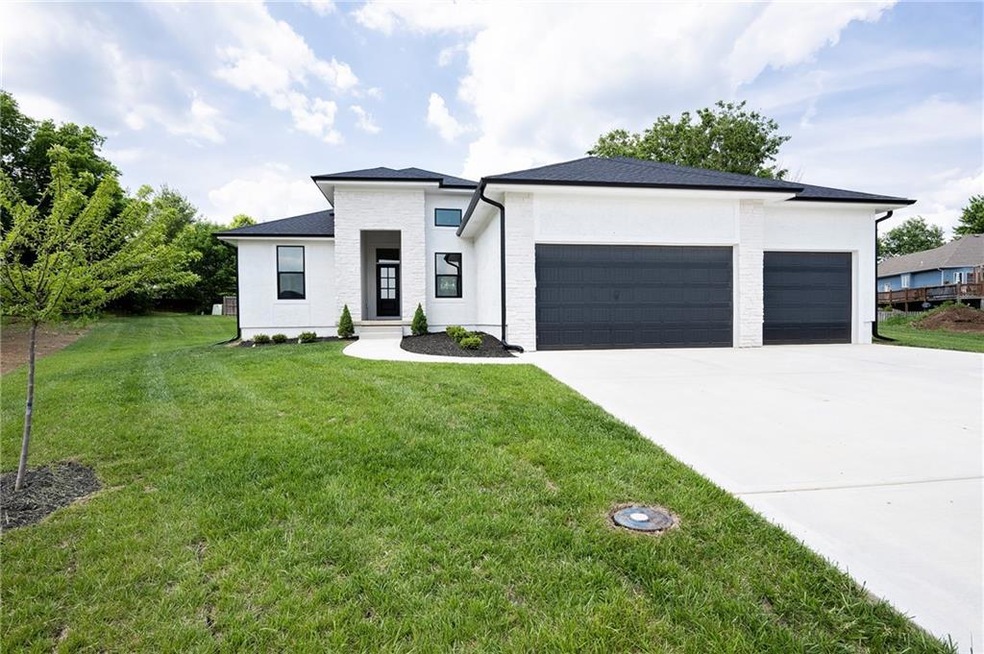 21040 W 225th St, Spring Hill, KS 66083 - photo 1