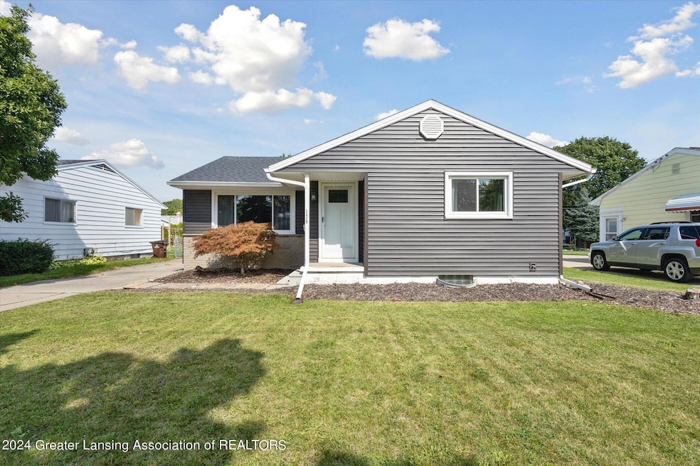 01-3420-W-Willow-St-Lansing-MI-48917-Win