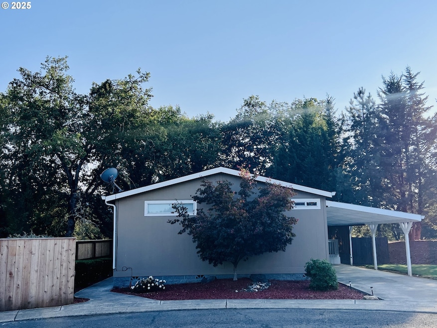 107 Wanda Ct, Myrtle Creek, OR 97457 - photo 1