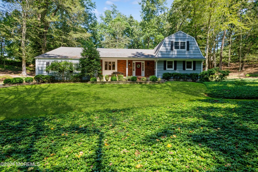 5 Silverbeech Ct, Holmdel, NJ 07733 - photo 1