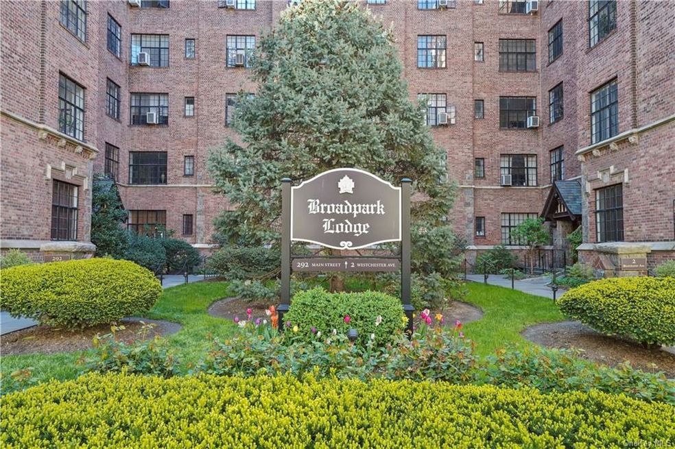 292 Main St unit 6E, White Plains, NY 10601 - photo 1