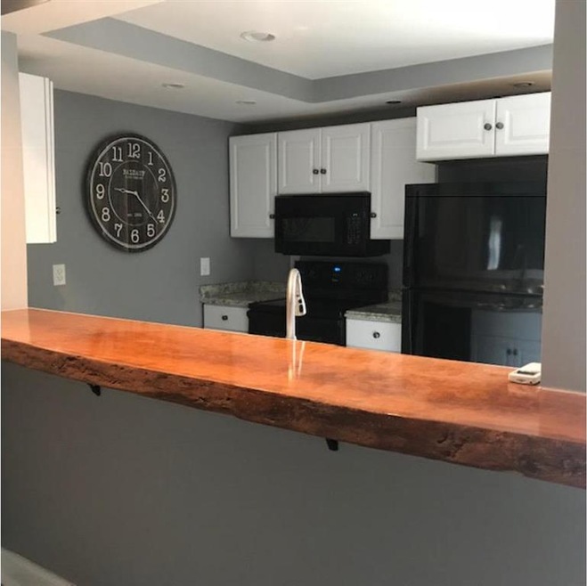 411 Grosstown Rd unit B, Stowe, PA 19464 - photo 1