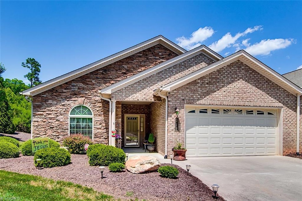 219 Landis Ct unit 11, Asheboro, NC 27203 - photo 1