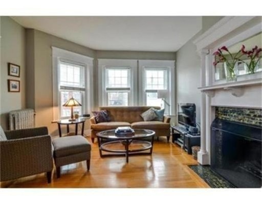 7 Verndale St unit 3, Brookline, MA 02446 - photo 1