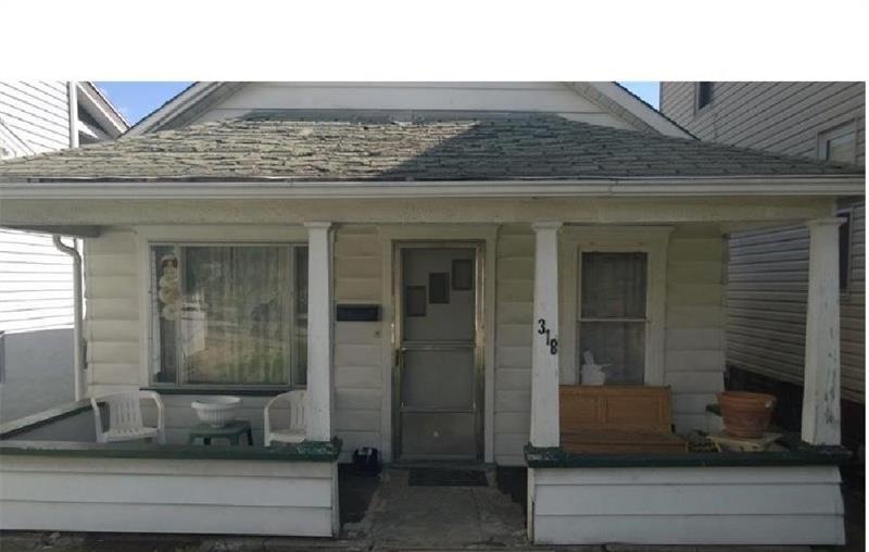 318 Longfellow St, Vandergrift, PA 15690 - photo 1