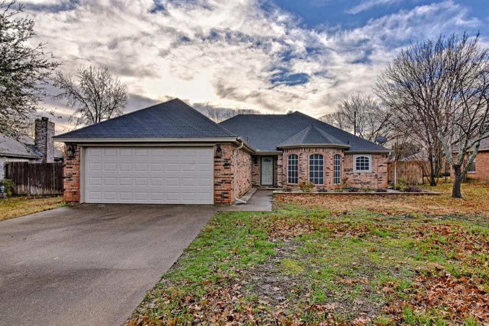 8812 Hilary Ct, North Richland Hills, TX 76182 - photo 1