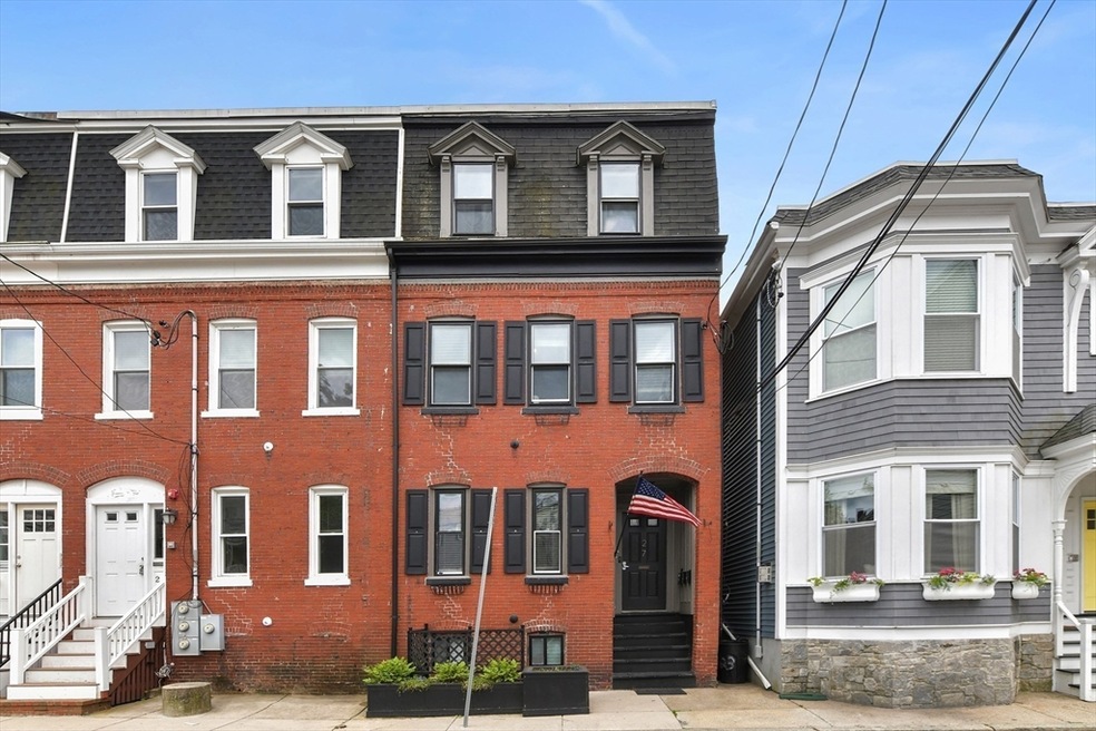 27 Swallow St unit 2, Boston, MA 02127 - photo 1