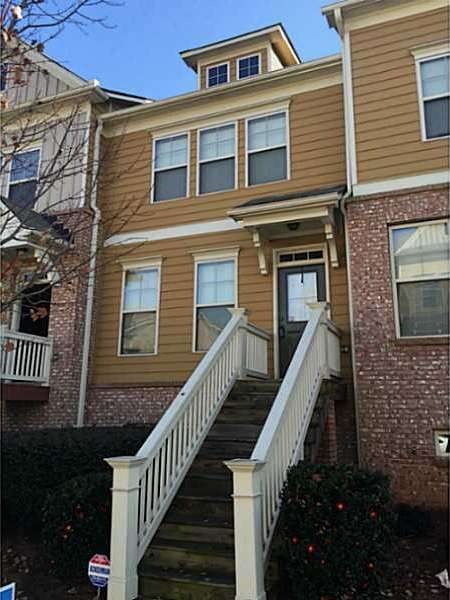 Exterior Front. Nice Private Entrance.