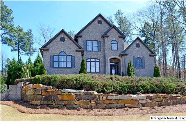 Welcome to 1013 Pinecliff Circle.  This beautiful 