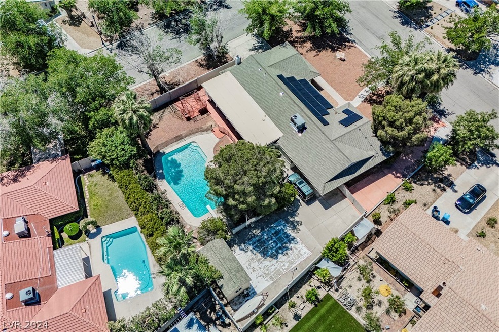 4240 E Pinecrest Cir, Las Vegas, NV 89121 - photo 1