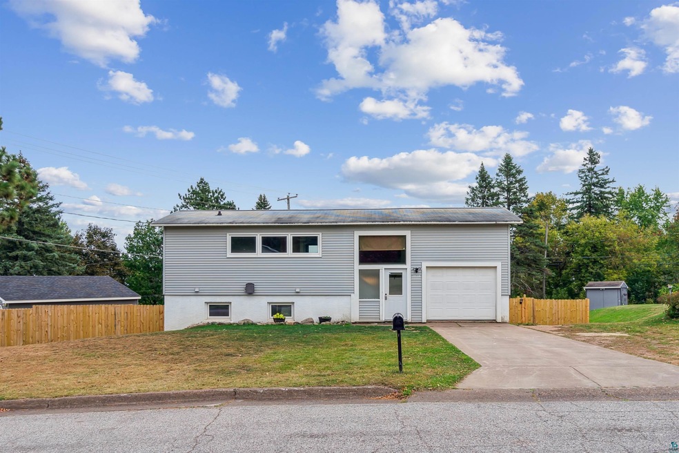 2106 Adirondack St, Duluth, MN 55811 - photo 1
