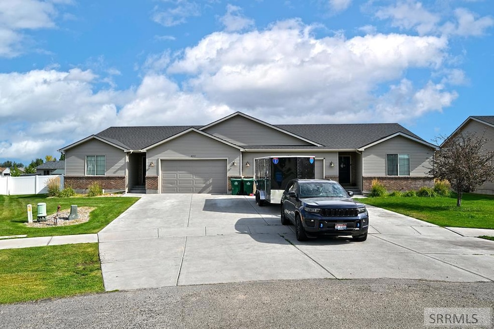 For Sale $610,000 • Co-Listing Agent