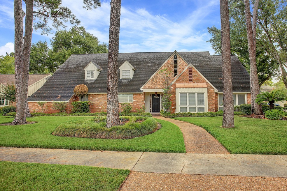 12402 Rip Van Winkle Dr, Houston, TX 77024 - photo 1