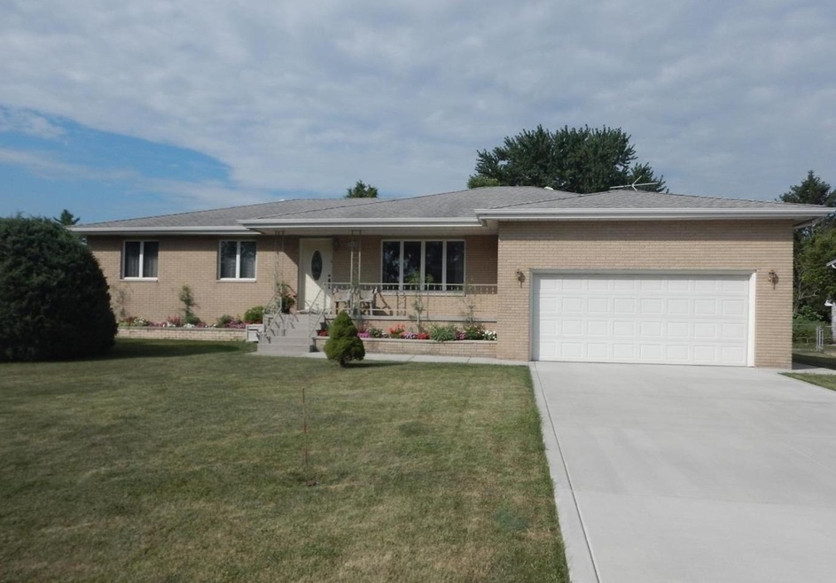 8760 Mathews Ln, Crown Point, IN 46307 - photo 1