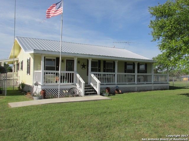 4191 County Road 4516, Hondo, TX 78861 - photo 1