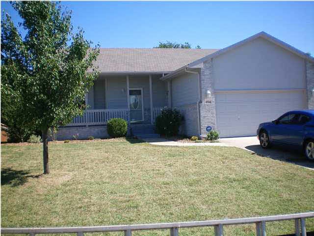 CHARMING RANCH HOME SITS ON PRIVATE CUL D SAC WOOD
