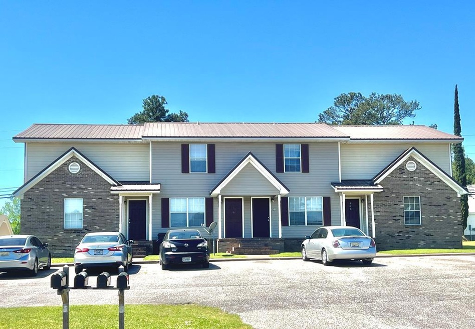 324 S Woodburn Dr, Dothan, AL 36305 - photo 1