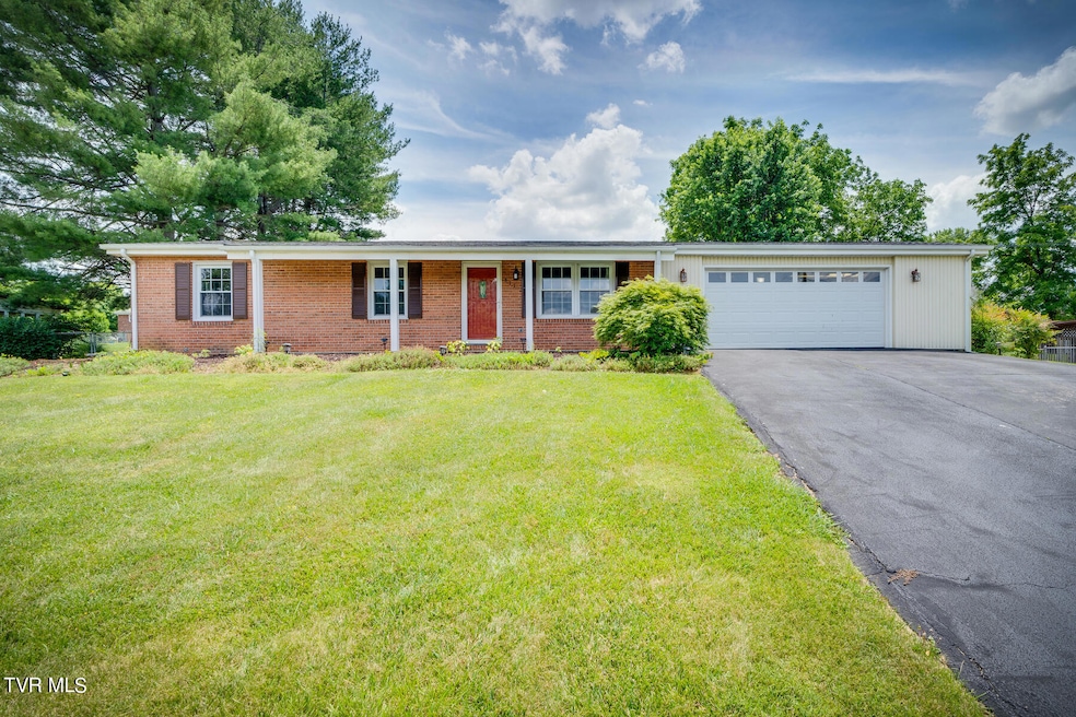 Kristy er Real Estate Agent in Johnson City, TN