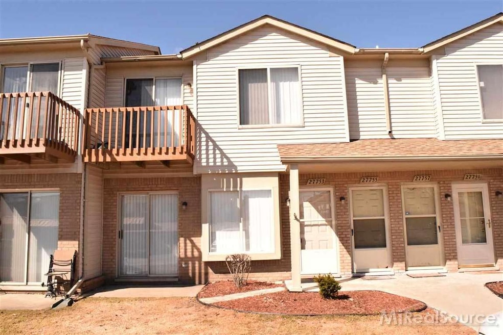 27753 Carini Villa St unit 19, Roseville, MI 48066 - photo 1