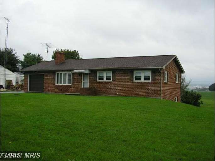 646 Warm Spring Rd, Chambersburg, PA 17202 - photo 1