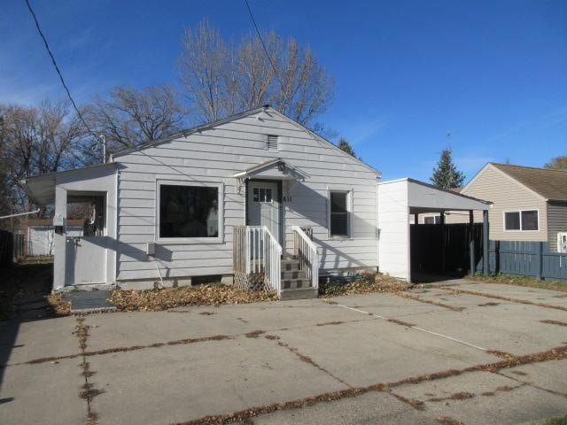 611 15th St N, Moorhead, MN 56560 - photo 1