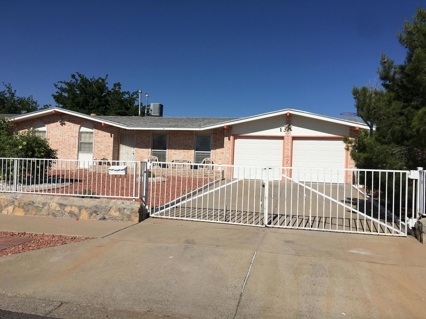 10305 Darin Rd, El Paso, TX 79925 - photo 1