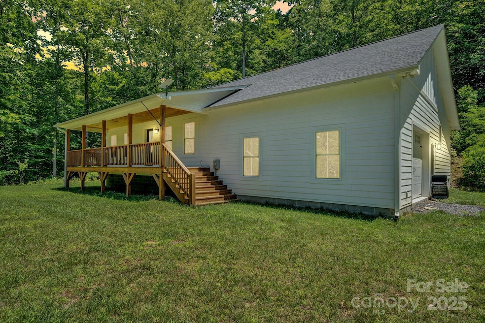 155 Pebble Ridge Rd, Spruce Pine, NC 28777 - photo 1