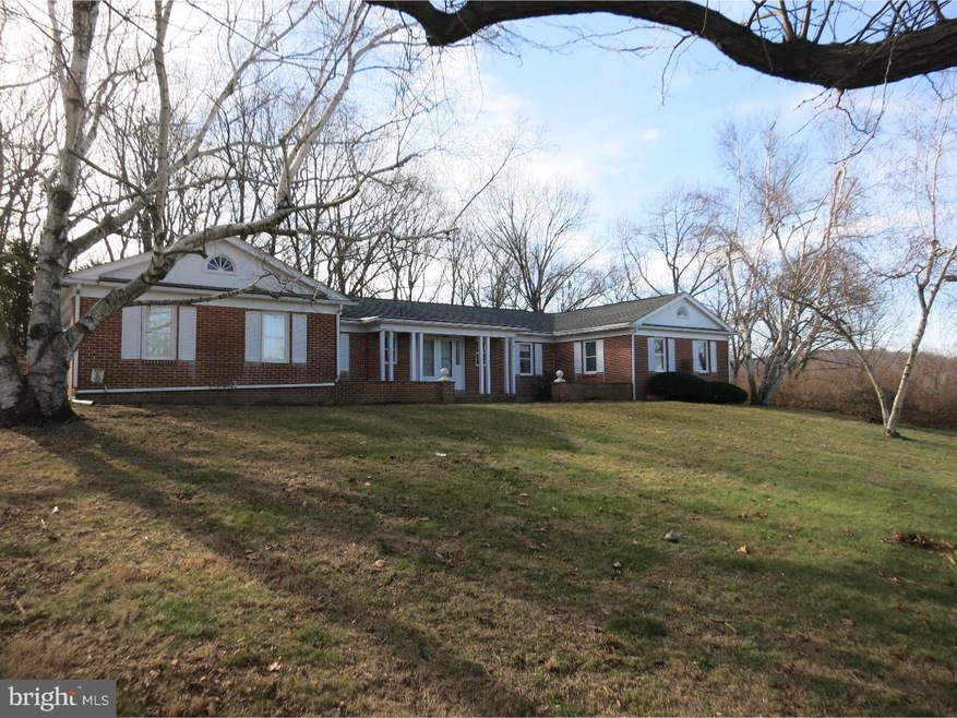 306 Mill St, Boyertown, PA 19512 - photo 1