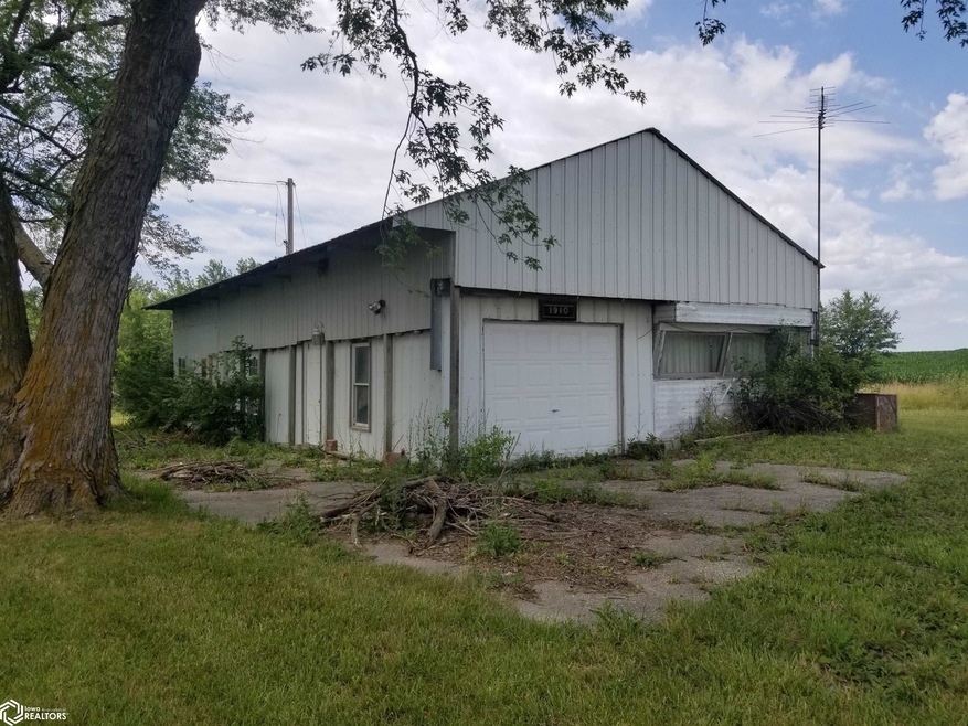 1910 N Main, Osceola, IA 50213 - photo 1