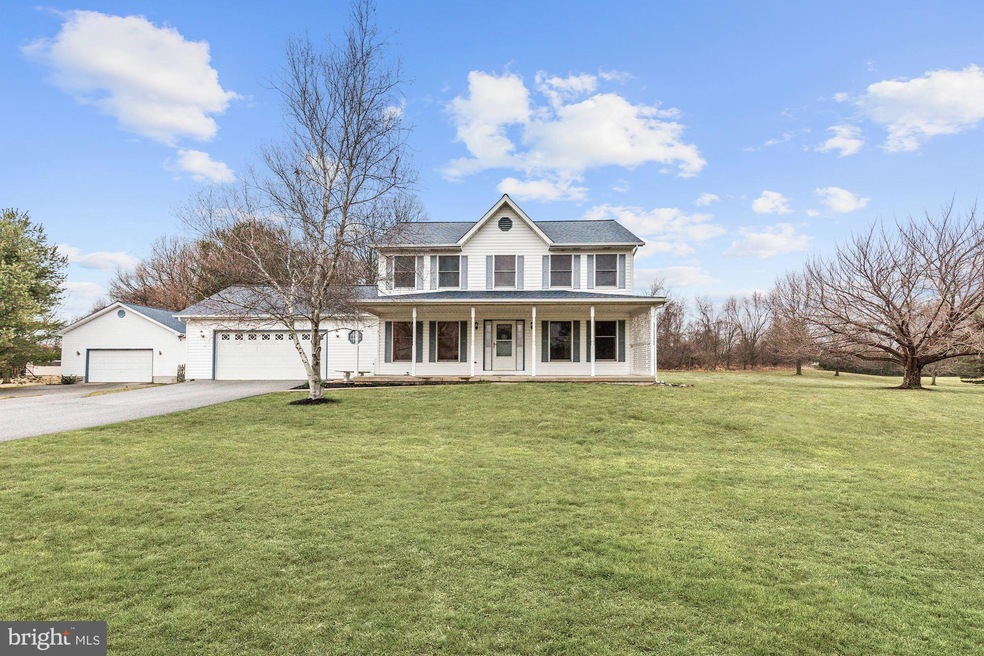 800 Breezy Lake Way, Sykesville, MD 21784 - photo 1