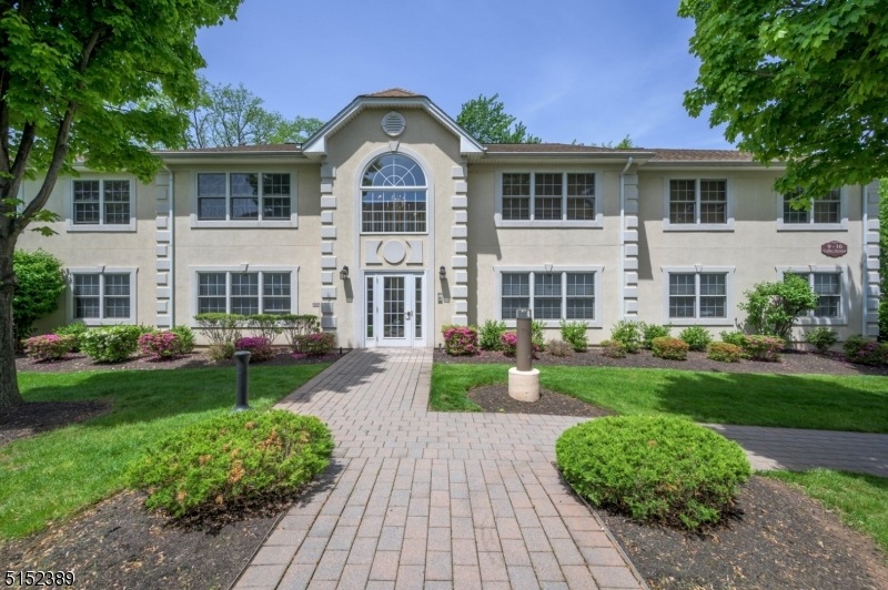 16 Cellar Ave unit 16, Clark, NJ 07066 - photo 1