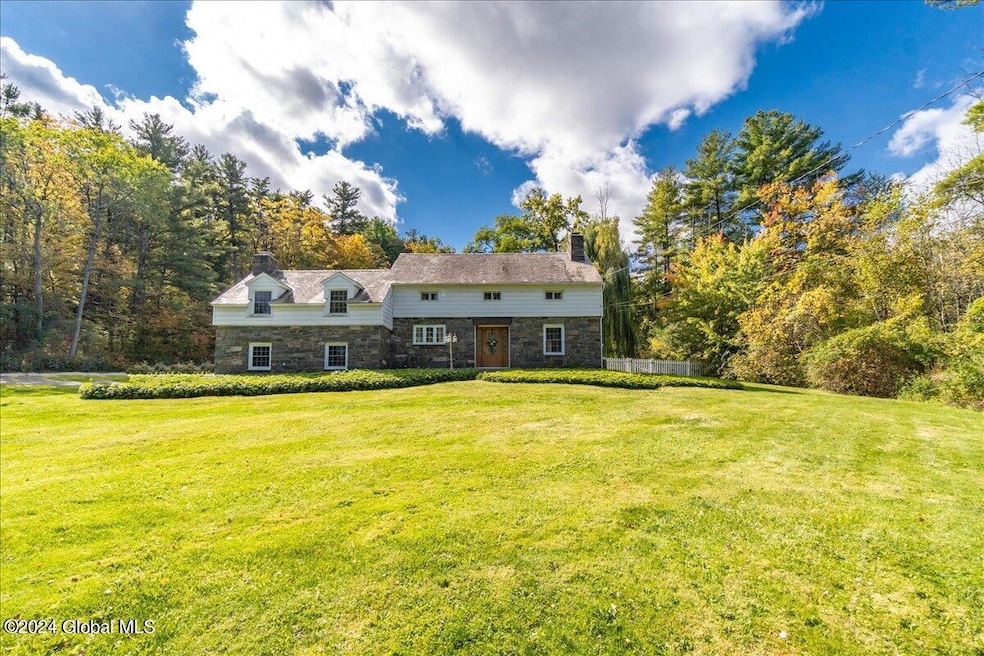 1189 Mohawk Rd, Schenectady, NY 12309 - photo 1