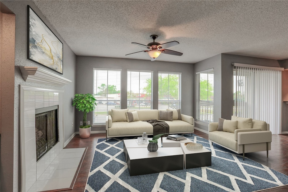 3919 Fairmont Pkwy unit 122, Pasadena, TX 77504 - photo 1