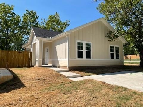 2901 S Scullin Ave, Denison, TX 75020 - photo 1