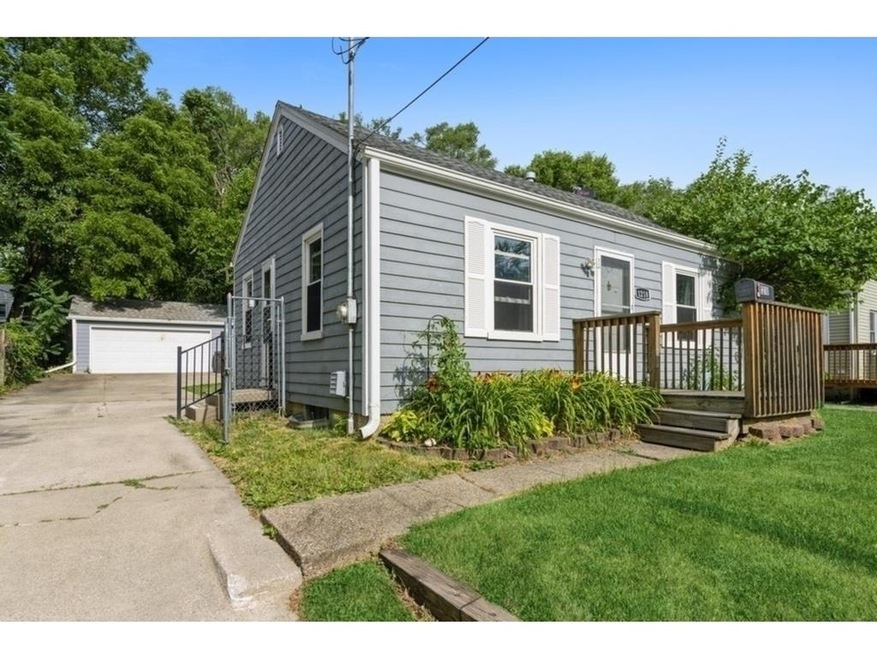 1218 55th St, Des Moines, IA 50311 - photo 1