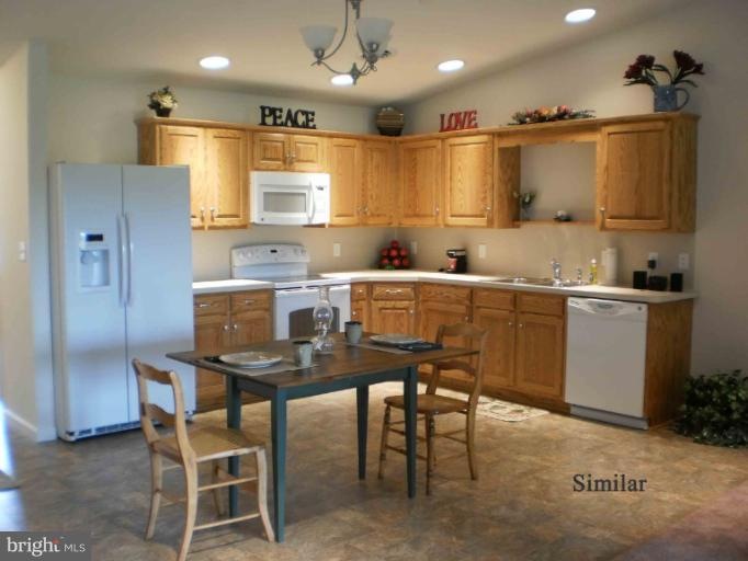 708 Golden Spring Dr, Waynesboro, PA 17268 - photo 1