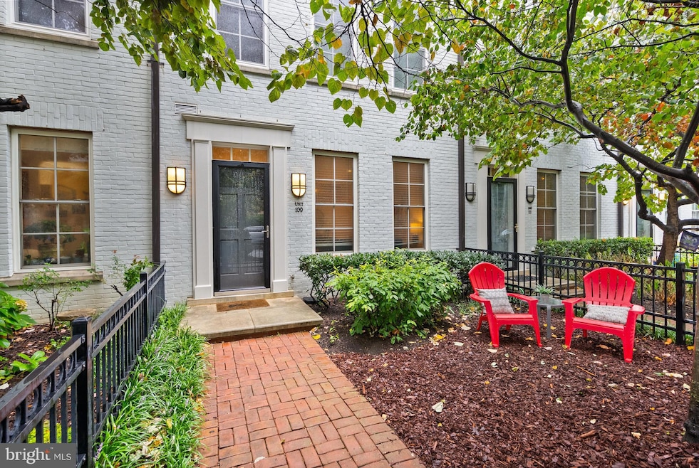 Abingdon Row Condominium unit 109, Alexandria, VA 22314 - photo 1