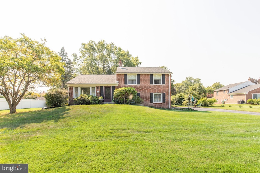 102 Lombardy Dr, Wallingford, PA 19086 - photo 1