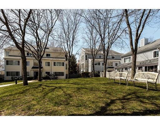 295 Temple St unit 101, West Roxbury, MA 02132 - photo 1