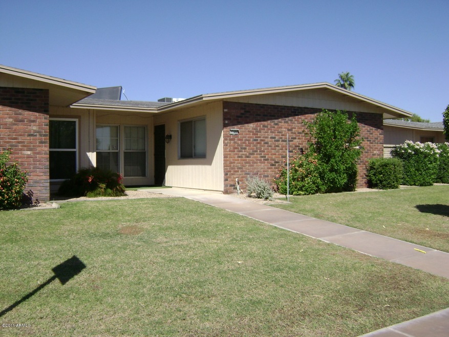 END UNIT FACING NORTH