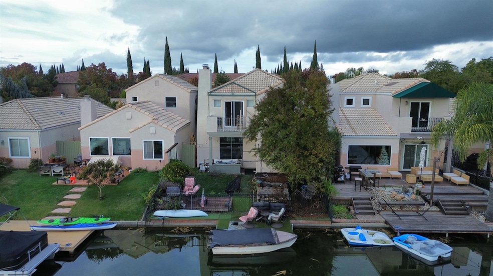 9193 E Laguna Way, Elk Grove, CA 95758 - photo 1