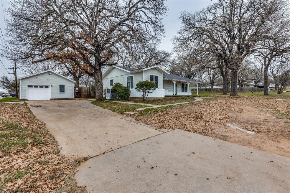 1501 N Main St, Weatherford, TX 76086 - photo 1