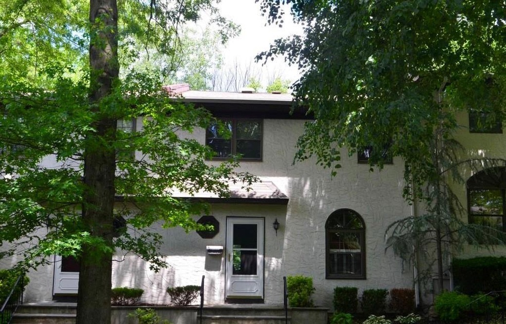 28 Somerset Dr, Suffern, NY 10901 - photo 1