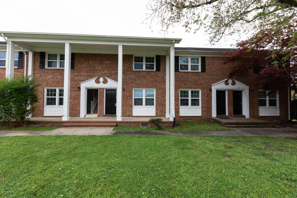 327 Richlands Ave unit 4, Jacksonville, NC 28540 - photo 1