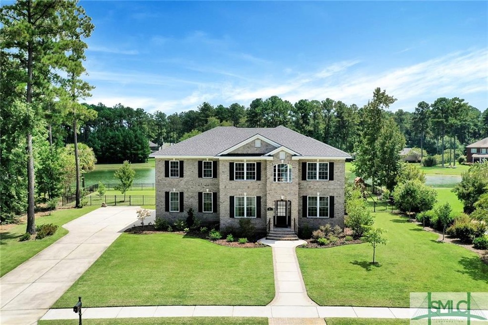 2,888sqft heated area (3,941sqft under roof)